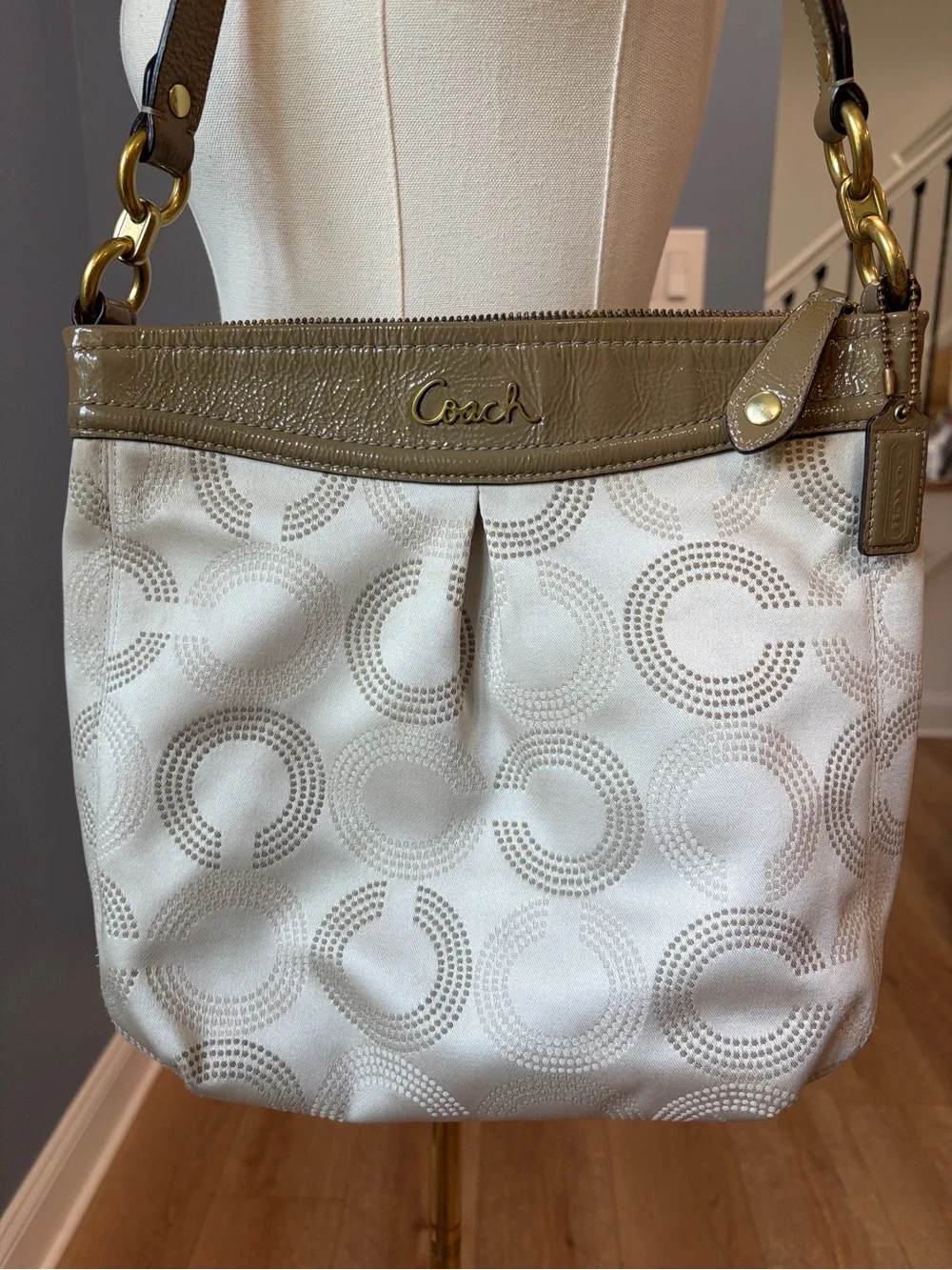 Coach Op Art Sateen Zip Hobo F20088 Ivory Taupe Patent Leather Shoulder Bag